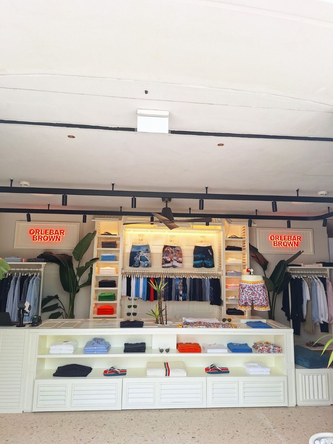 Monobrand Stores | SaltWaterGreece